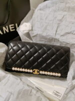 Wholesale replica highest quality luxury handbags, clothing, shoes, jewelry, etc. in cheaper price! Up to 70% discount now. Quality Guarantee!