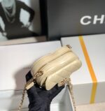 chanelap2784heartclutchwithchainlambskingold tonemetal 06 luxibags.ru .jpg