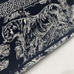 dior book tote m1296 medium ecru and blue toile de jouy embroidery 003 luxibags.ru .jpg