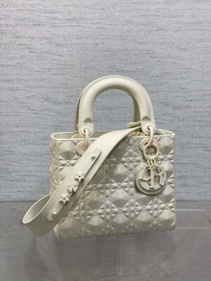 dior m0538 small lady dior bag matte white cannage calfskin with diamond motif 01 luxibags.ru .jpg