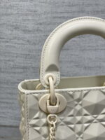 dior m0538 small lady dior bag matte white cannage calfskin with diamond motif 14 luxibags.ru .jpg