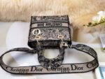 dior m0565 medium lady d lite bag chocolate brown and black toile de jouy embroidery 04 luxibags.ru .jpg