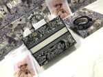 dior m0566 large lady d lite black de jouy embroidery m1053 02 luxibags.ru .jpg
