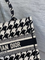 dior m1265 small book tote black and white macro houndstooth embroidery 003 luxibags.ru .jpg