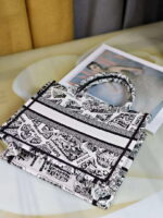 dior m1265 small book tote white and black plan de paris embroidery m9616 006 luxibags.ru .jpg
