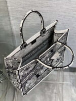 dior m1286 large book tote black and white butterfly bandana embroidery 008 luxibags.ru .jpg