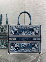 dior m1286 large book tote blue and white butterfly bandana embroidery 001 luxibags.ru .jpg