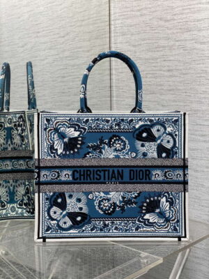 dior m1286 large book tote blue and white butterfly bandana embroidery 001 luxibags.ru .jpg