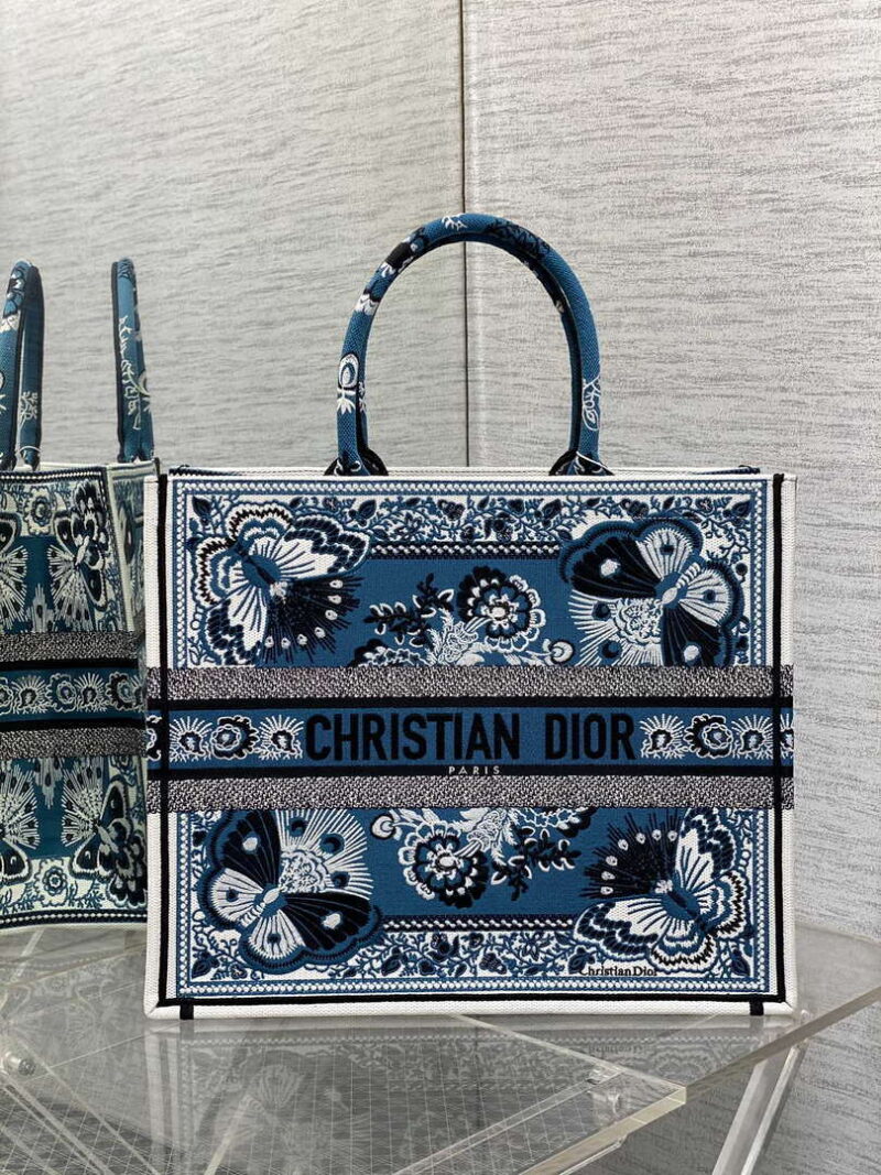 dior m1286 large book tote blue and white butterfly bandana embroidery 001 luxibags.ru .jpg