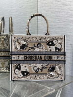 dior m1286 large book tote butterfly bandana embroidery m106 01 luxibags.ru .jpg
