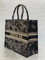 dior m1286 large book tote butterfly bandana embroidery m108 06 luxibags.ru .jpg
