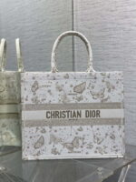 dior m1286 large book tote butterfly bandana embroidery m109 01 luxibags.ru .jpg