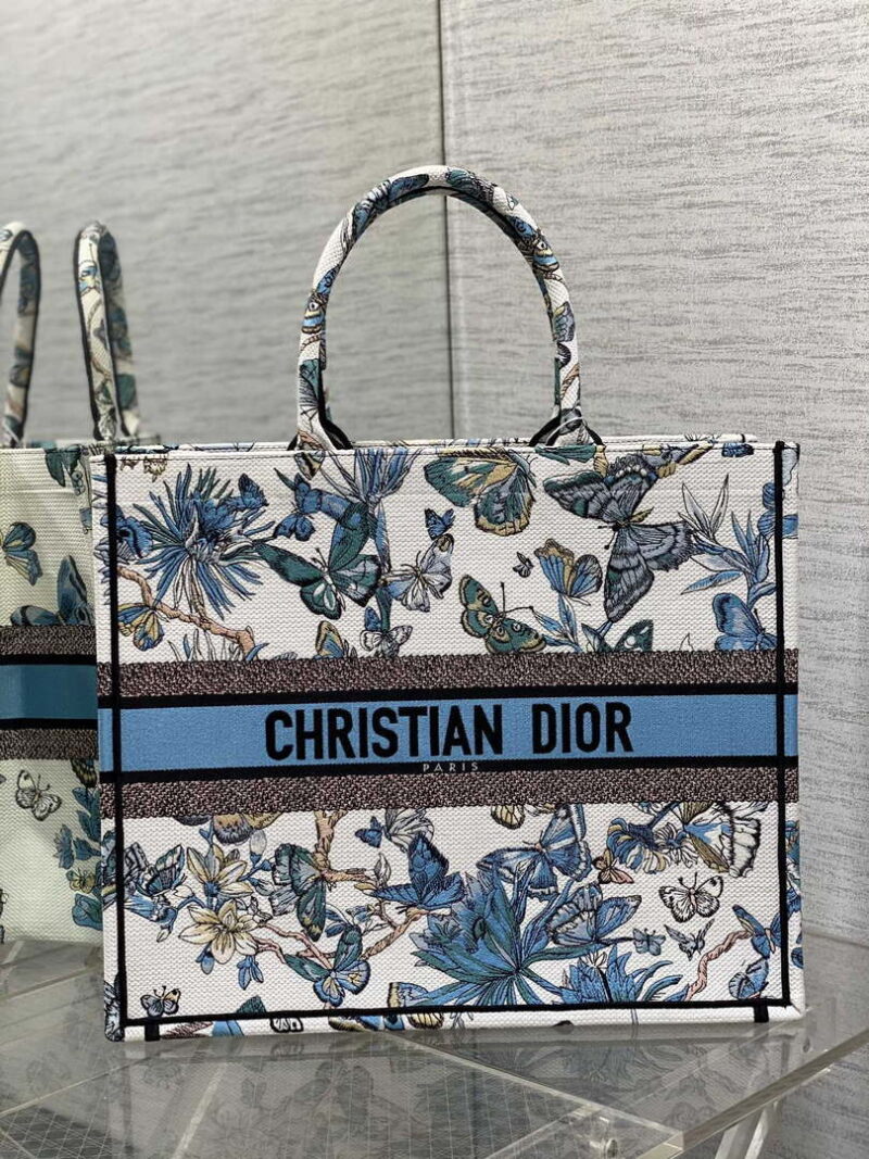 dior m1286 large book tote butterfly bandana embroidery m120 01 luxibags.ru .jpg