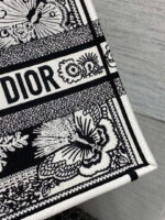 dior m1296 book tote medium black and white butterfly bandana embroidery m093 003 luxibags.ru .jpg
