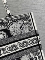 dior m1296 book tote medium black and white butterfly bandana embroidery m093 005 luxibags.ru .jpg