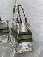 dior m1296 book tote medium blue and white butterfly bandana embroidery m098 06 luxibags.ru .jpg