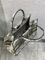 dior m1296 book tote medium blue and white butterfly bandana embroidery m098 08 luxibags.ru .jpg