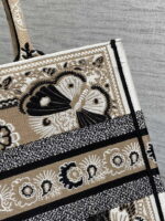 dior m1296 book tote medium blue and white butterfly bandana embroidery m100 05 luxibags.ru .jpg