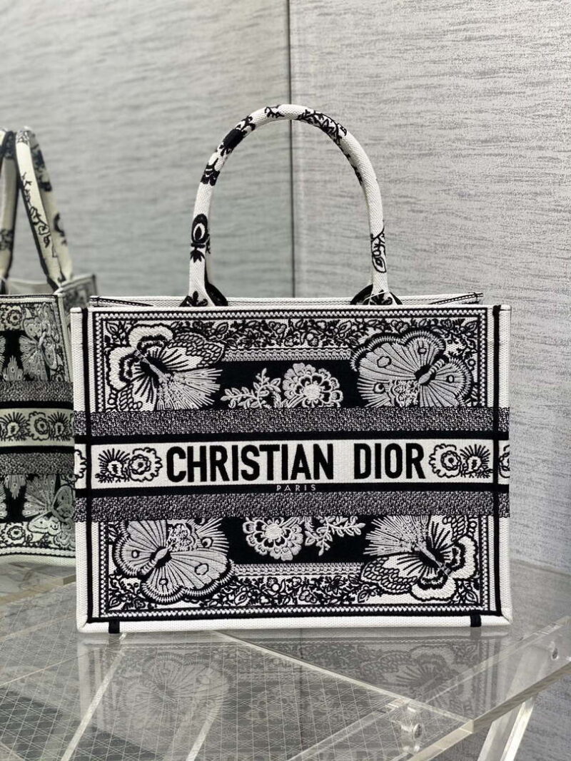 dior m1296 book tote medium blue and white butterfly bandana embroidery m101 01 luxibags.ru .jpg