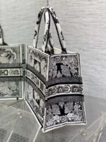 dior m1296 book tote medium blue and white butterfly bandana embroidery m101 06 luxibags.ru .jpg