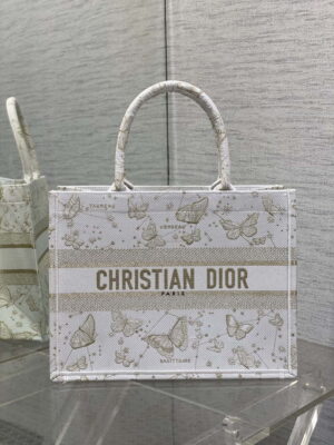 dior m1296 book tote medium blue and white butterfly bandana embroidery m103 01 luxibags.ru .jpg