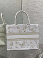 dior m1296 book tote medium blue and white butterfly bandana embroidery m103 04 luxibags.ru .jpg
