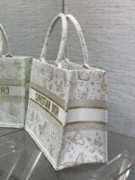dior m1296 book tote medium blue and white butterfly bandana embroidery m103 06 luxibags.ru .jpg