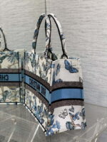 dior m1296 book tote medium white with blue butterfly bandana embroidery m104 06 luxibags.ru .jpg