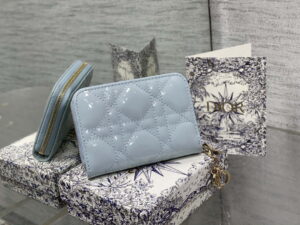 dior s0011 lady dior zipper card holder medium light blue patent leather lambskin 01 luxibags.ru .jpg