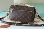 pochette metis east west bag 2.jpg