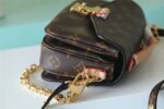 pochette metis east west bag 3.jpg