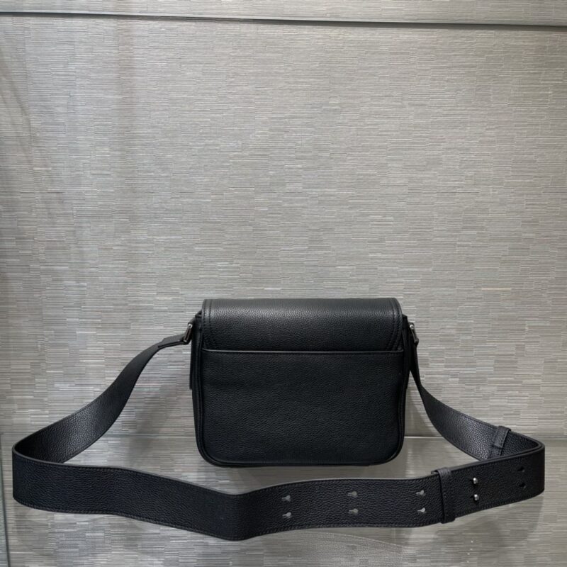 borsa dior uomo 0objm.jpg