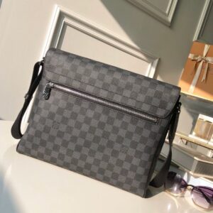 lv borsa uomo 9ktos.jpg