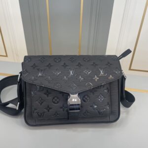lv borsa uomo fihlt.jpg