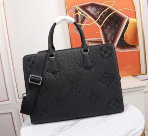 lv borsa uomo fze3o.jpg