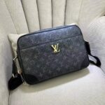 lv borsa uomo itzlm.jpg