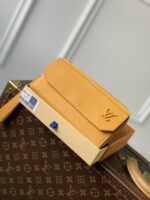 lv borsa uomo kufjv.jpg