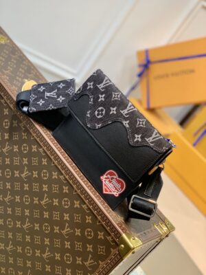 lv borsa uomo pacdl.jpg