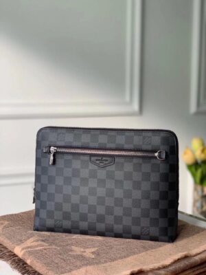 lv borsa uomo phrtc.jpg