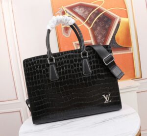 lv borsa uomo xrtpr.jpg