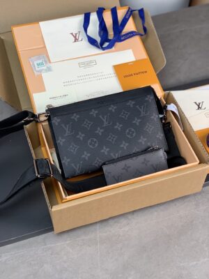 lv borsa uomo y87yo.jpg