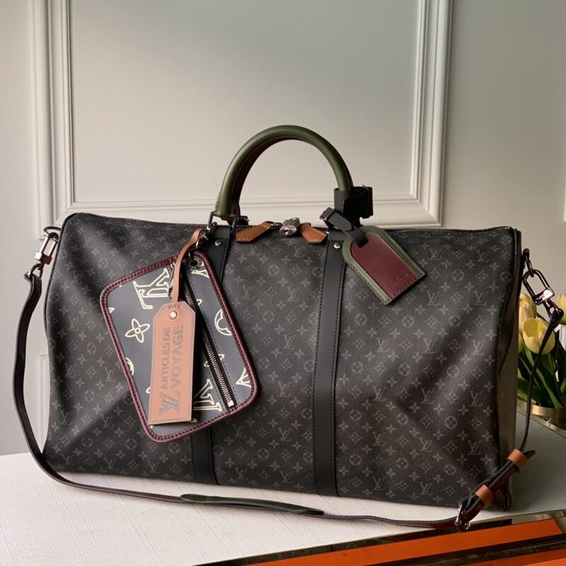 lv borsa uomo yolie.jpg
