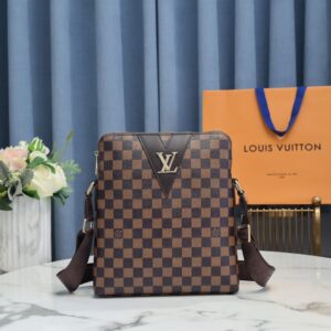lv borsa uomo zpnna.jpg