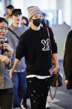lv sweatshirt model 1.jpg