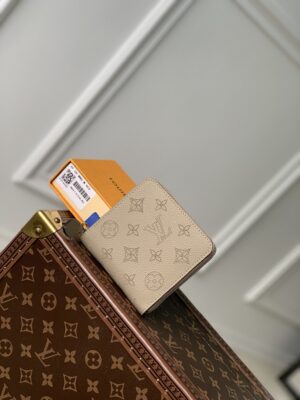 p500 m81558 3d9h1.jpg