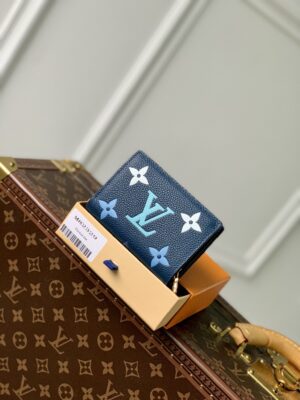 p550 m82329 fur2e.jpg