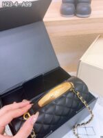 chanel 22b flap bag with gold hardware top handle black 21cm as2431 udx6w.jpg
