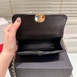 chanel 23p clutch with chain bag with top handle black 18cm 3238 b10307 94305 7m26h.jpg