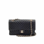 chanel black chevron medium flap bag 25cm q9nhg.jpg