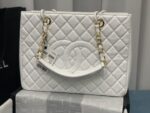 chanel bolsa grand tote gold hardware white 33cm yfxew.jpg